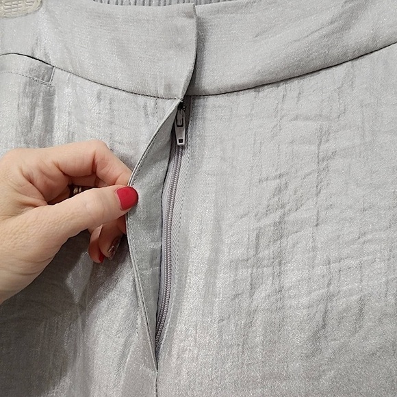 Chico's Silver Shimmery Wide Leg Pants Size 2.5 or 14 - Picture 4 of 8
